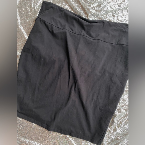 Torrid stretchy black pencil skirt - Picture 6 of 8